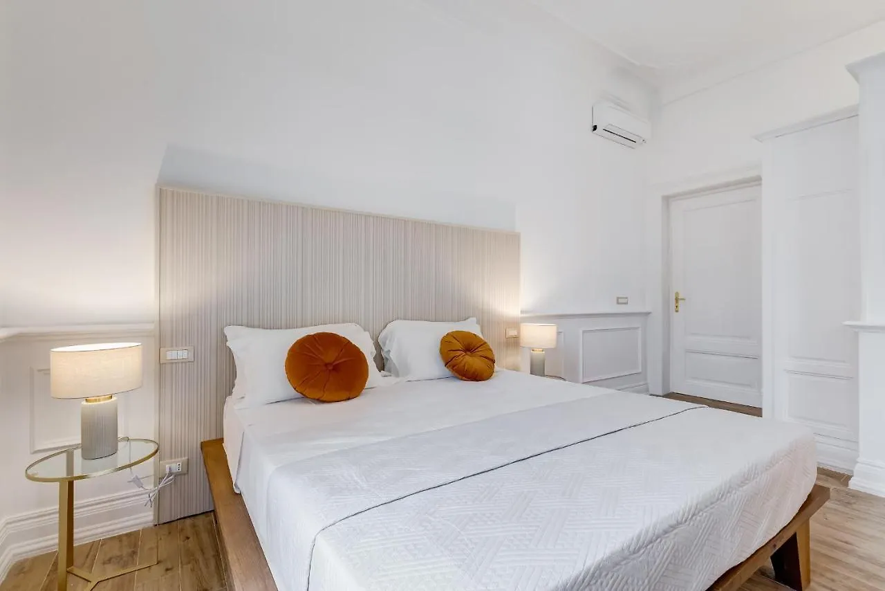 Konukevi Monti Suites Cavour Roma İtalya